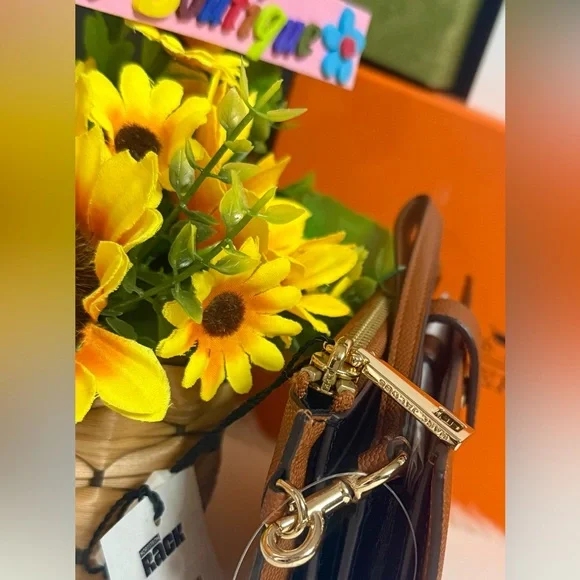 🆕MARC JACOBS Phone Wristlet Wallet from NORDSTROM Rack - Picture 8 of 17